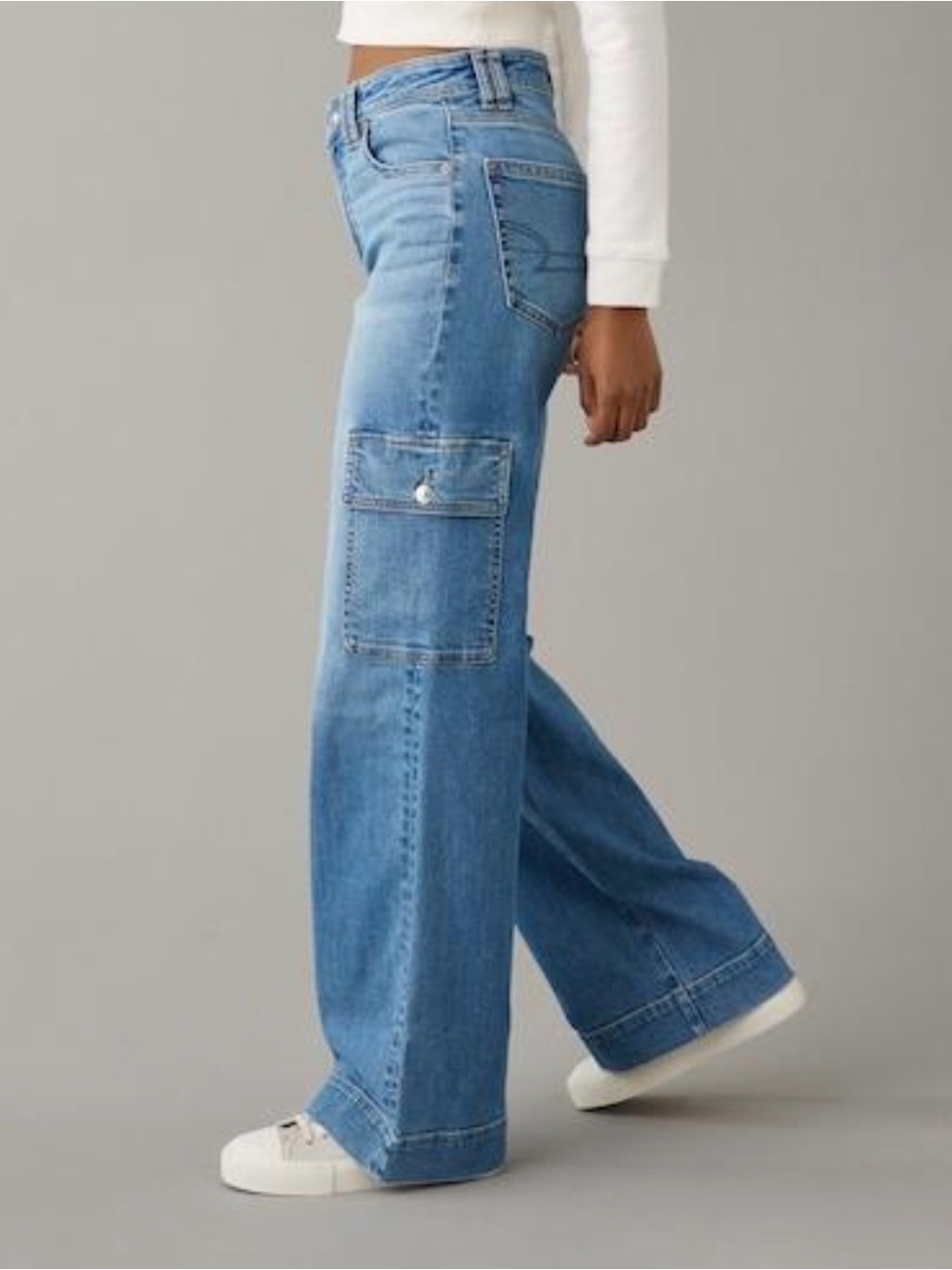 American Eagle High Rise Wide Leg Cargo Jeans